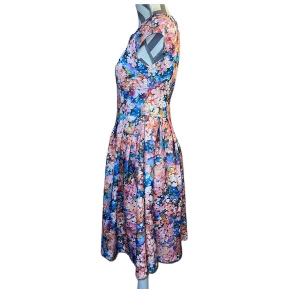 NWT Betsey Johnson Floral Romantic Fit & Flare Multicolor Short Sleeve Dress 4 - Picture 6 of 10
